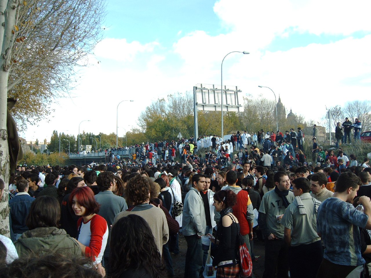 Salas Bajas at 11:00 a.m.