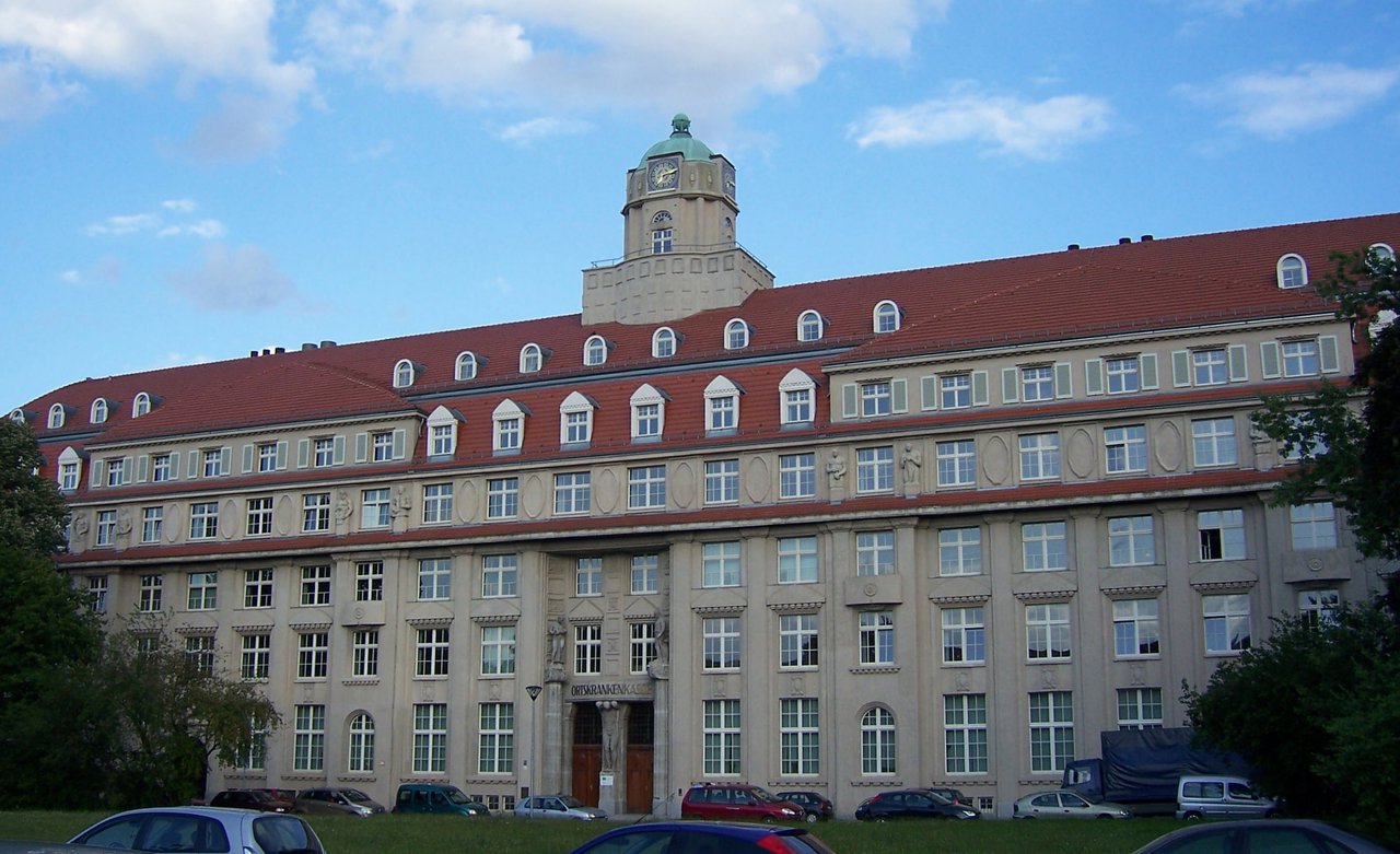 AOK headquarters in Dresden