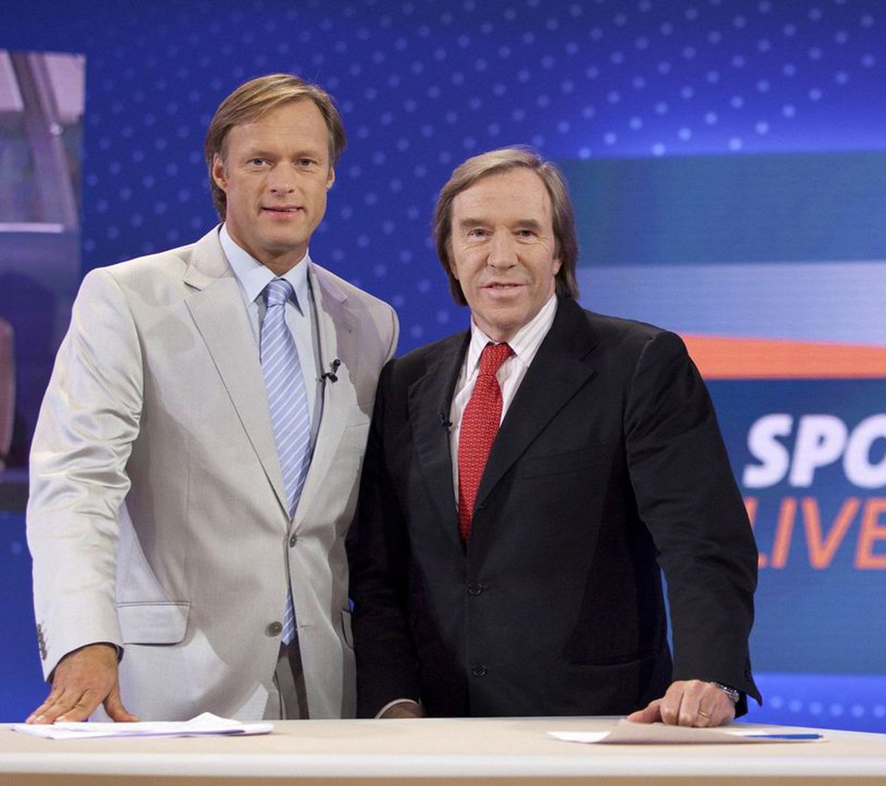 Günter Netzer (derecha)