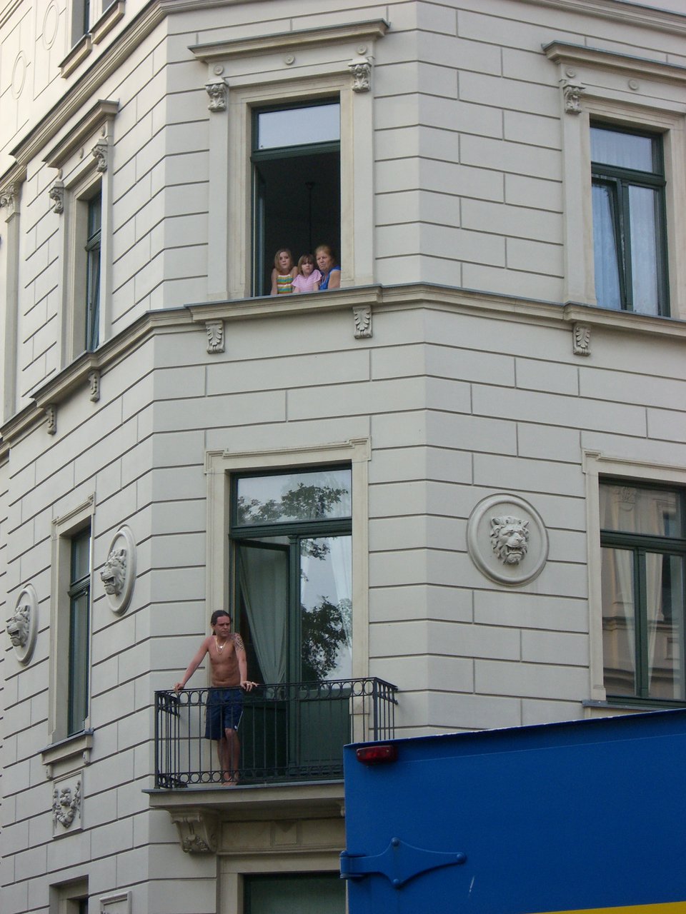 Habitantes de Leipzig alucinados por el jolgorio latino