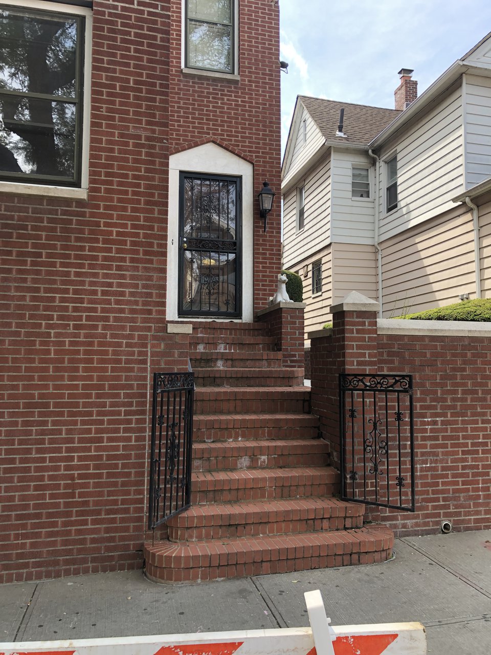 Las escaleras donde tocaba la trompeta con los chavales del barrio