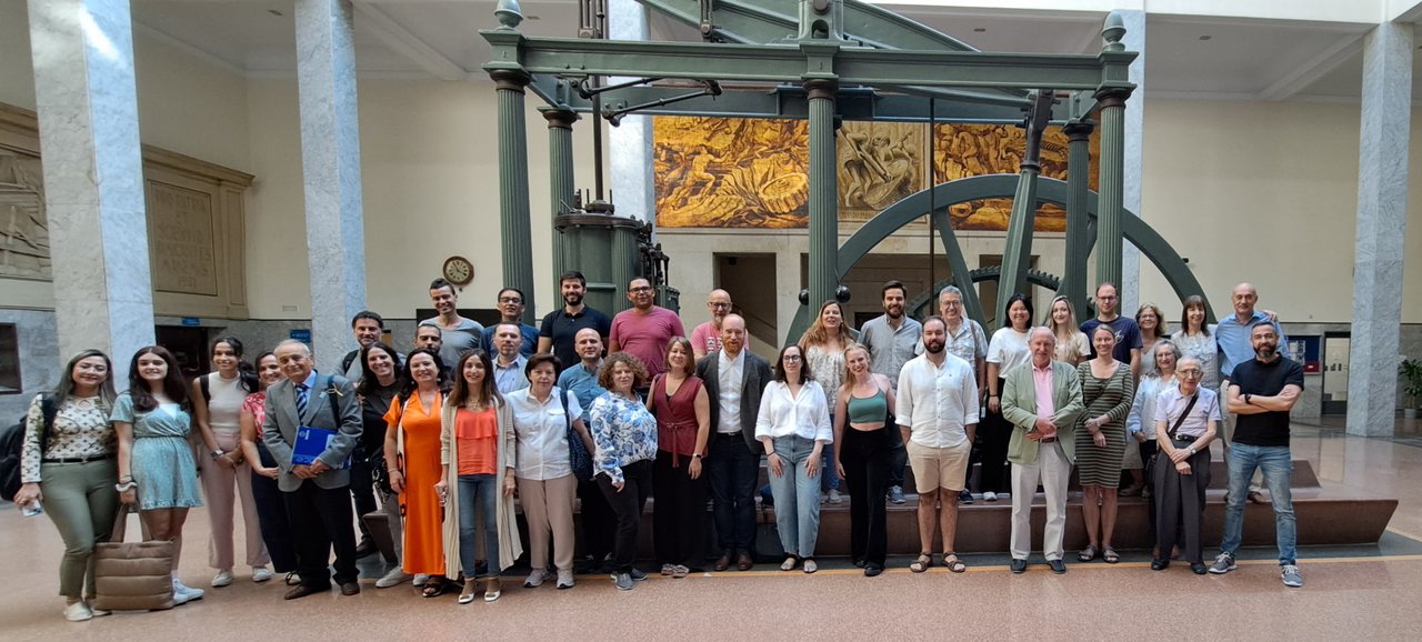 Participantes en el Día del Mol